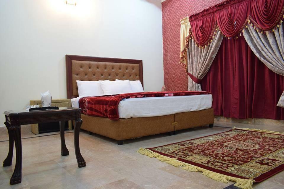 אבוטאבאד Royal Emirates Residence מראה חיצוני תמונה